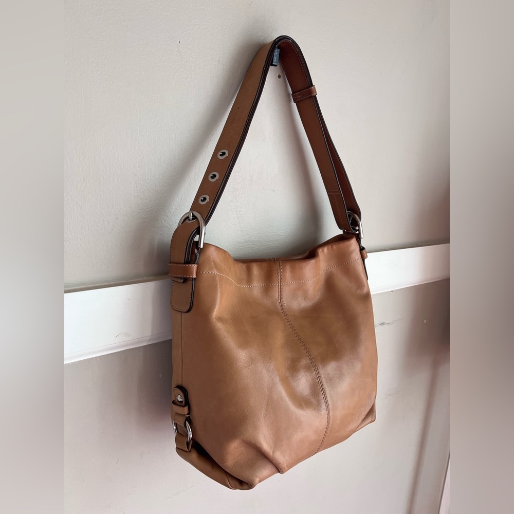 Coach Tan Leather Shoulder Bag - Picture 4 of 9